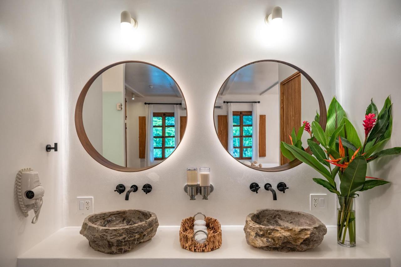Vayu Retreat Villas Coronado Exterior photo