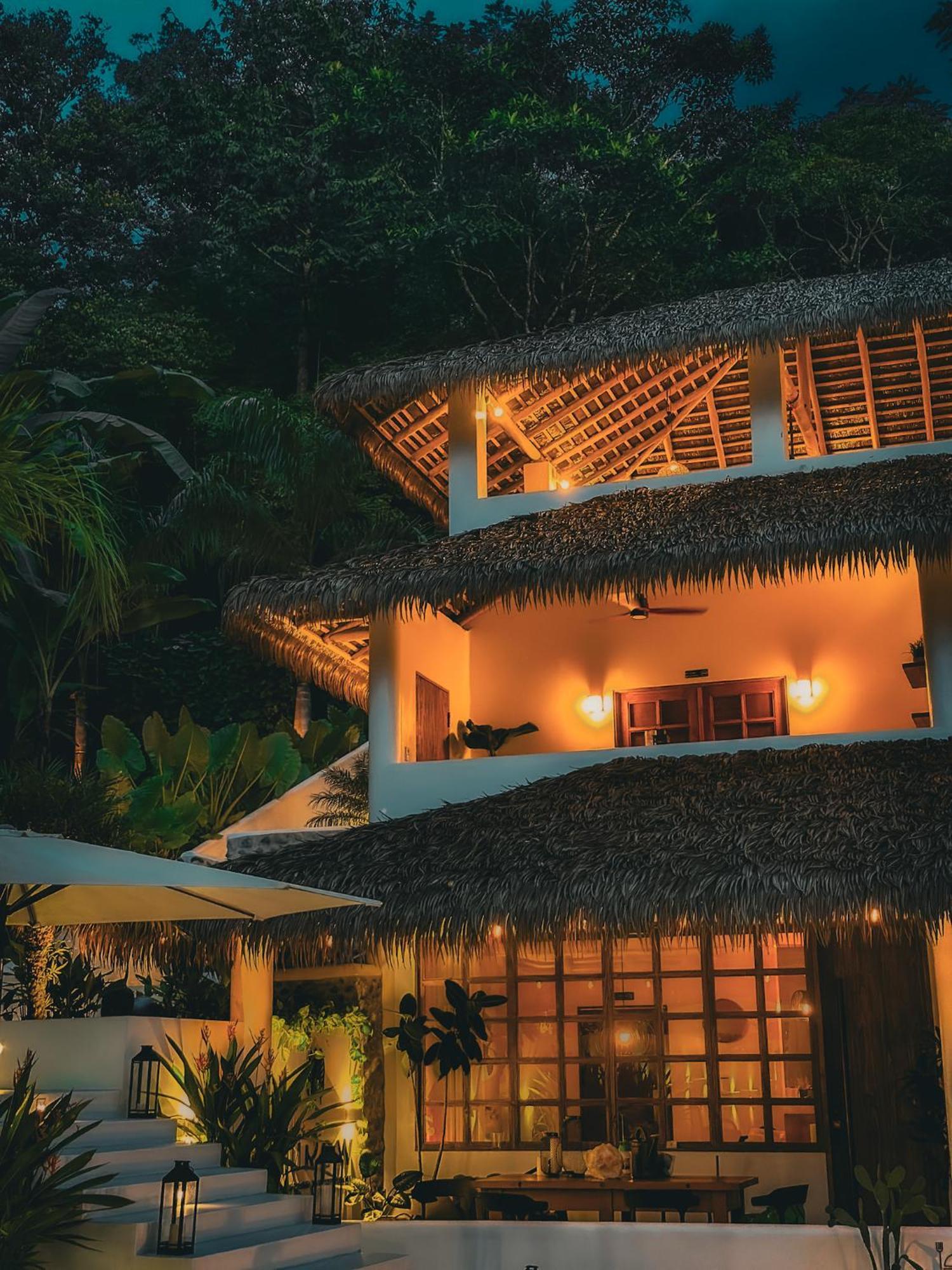 Vayu Retreat Villas Coronado Exterior photo